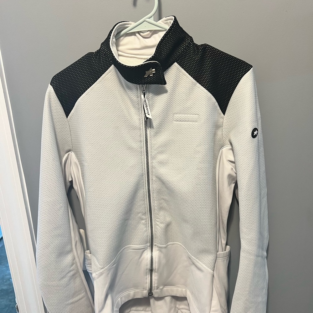 Assos XLG or XXL size like new in perfect condition